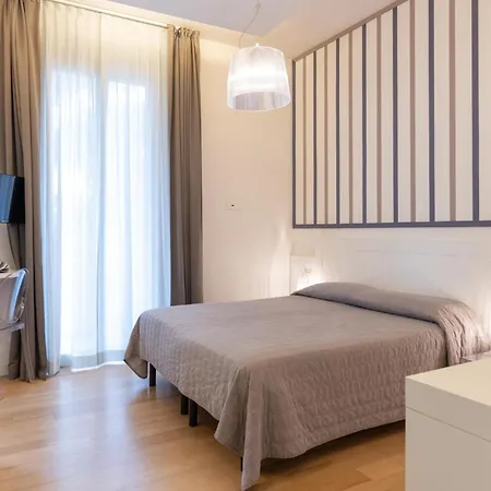 Ξενοδοχείο Perla 4*