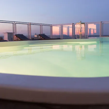فندق Perla 4*