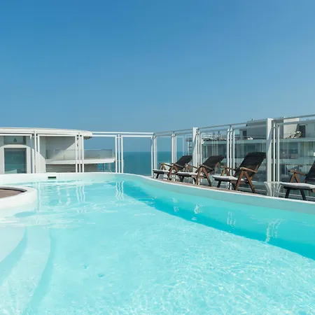Perla 4*